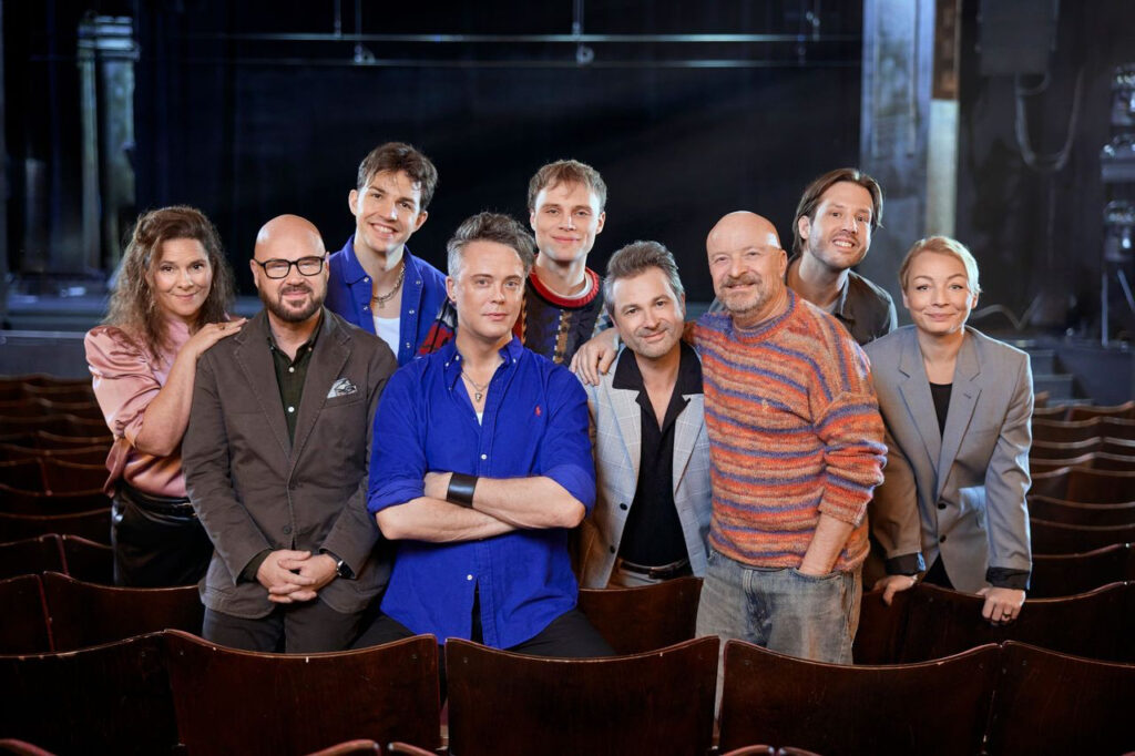 Teaterweekend med Torka aldrig trar utan handskar